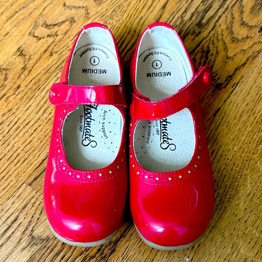 Footnotes Emma shoe